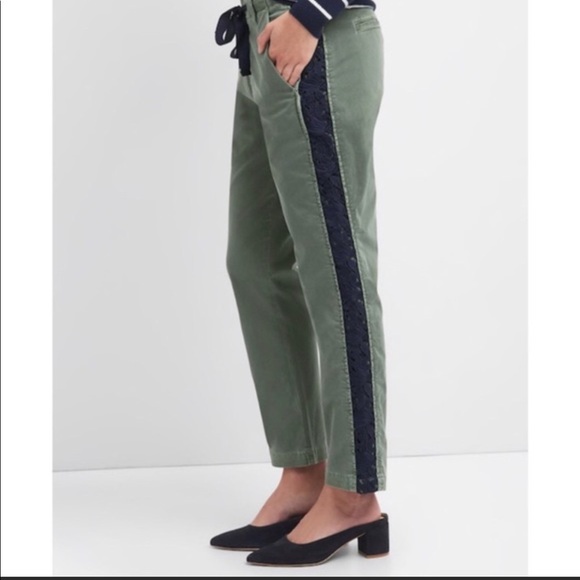 GAP Girlfriend Chino Pants With Navy Crochet Trim Size 00 - Picture 2 of 9
